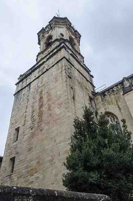 Guipúzcoa - Hondarribia 16 - iglesia de Nuestra Señora del Manzano.jpg